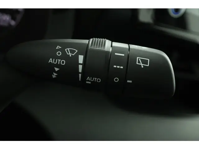 Toyota Yaris 1.5 Hybrid Active 2023 Hybride Benzine 31