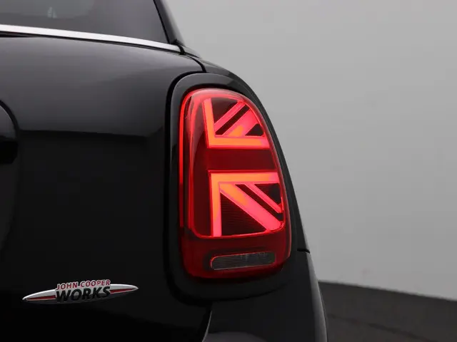 MINI 3-Deurs John Cooper Works 2021 Benzine 13
