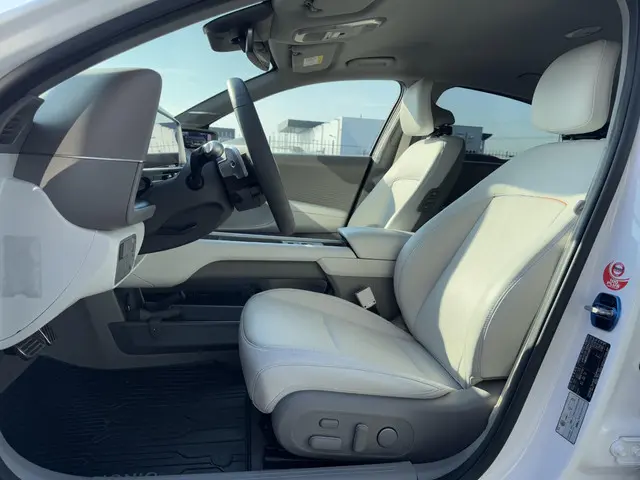 Hyundai IONIQ 6 Lounge 77.4 kWh 2023 Elektrisch 9