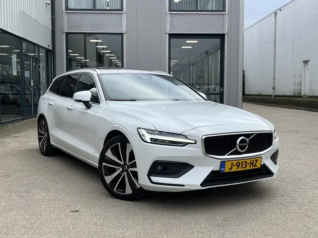 Volvo V60 2.0 B3 Business Pro 2020 Benzine 44
