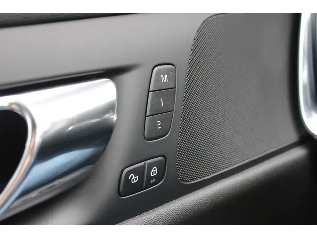 Volvo S60 T4 Automaat R-Design 2019 Benzine 18