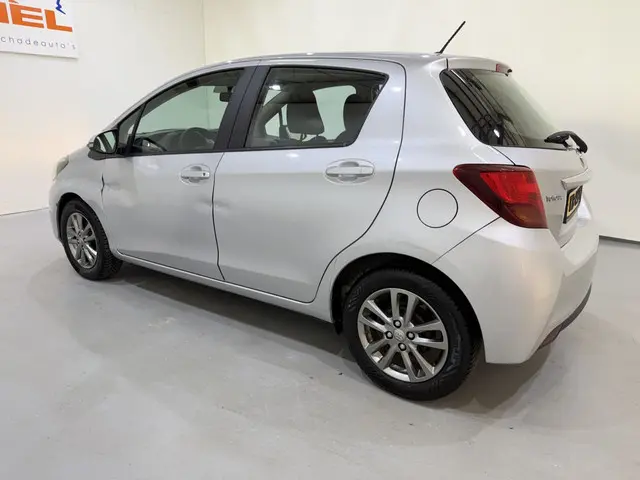 Toyota Yaris HB 1.0 VVt-i Aspiration 2015 Benzine 27