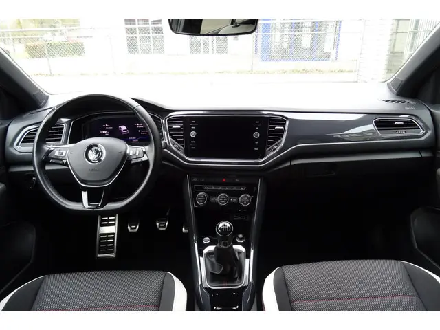 Volkswagen T-Roc 1.5 TSI Sport Business 2019 Benzine 9