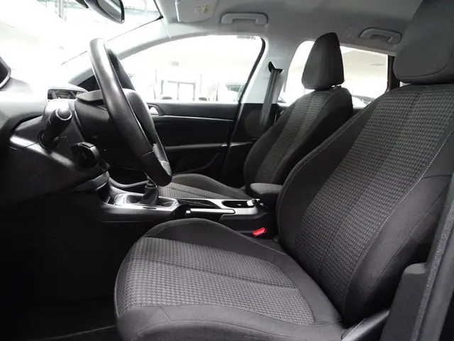 Peugeot 308 SW 1.2 PureTech Blue Active 2021 Benzine 11