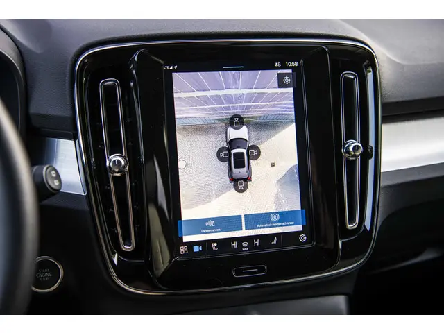 Volvo XC40 2.0 B3 Plus Black Edition 2025 Benzine 21