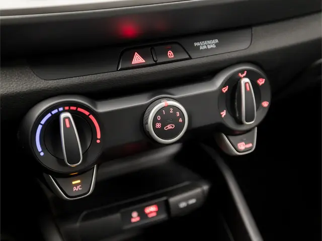 Kia Stonic 1.0 T-GDi DynamicLine 2019 Benzine 9