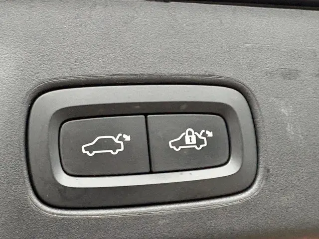 Volvo V90 Cross Country 2.0 B5 AWD Pro 2021 Benzine 29