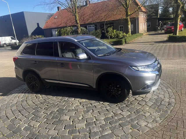 Mitsubishi Outlander 2.0 Business Edition 2018 Benzine 33