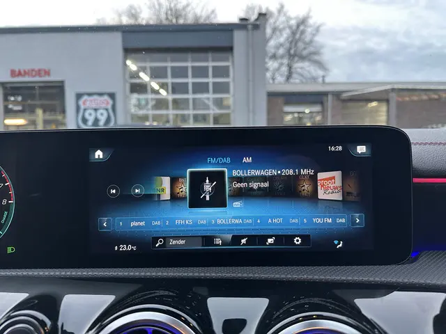 Mercedes-Benz CLA 250 e AMG 2022 Hybride Benzine 26