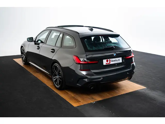BMW 3 Serie Touring 330i Executive Edition 2020 Benzine 44
