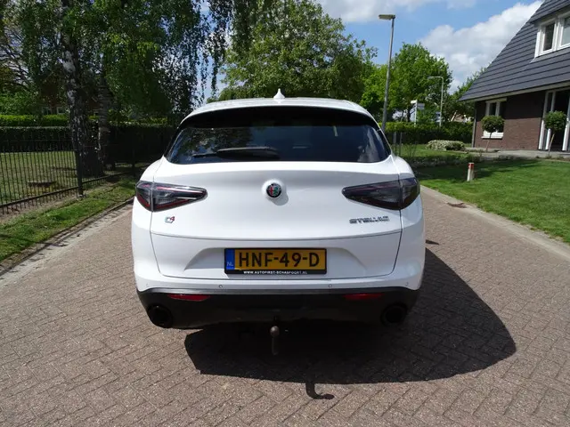 Alfa Romeo Stelvio 2.0 T AWD Super 2020 Benzine 4