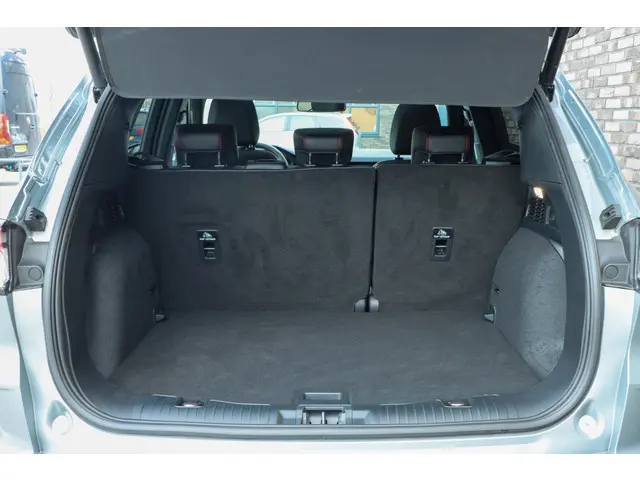 Ford Kuga 2.5 PHEV ST-Line X 2023 Hybride Benzine 16