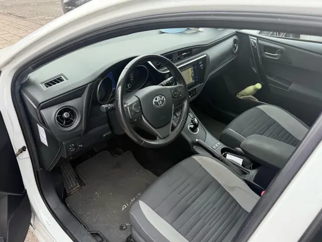 Toyota Auris 1.8 Hybrid Trend 2016 Hybride Benzine 5