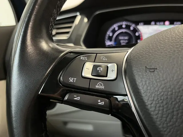 Volkswagen Tiguan 2.0 TSI 4Motion Highline 2018 Benzine 34