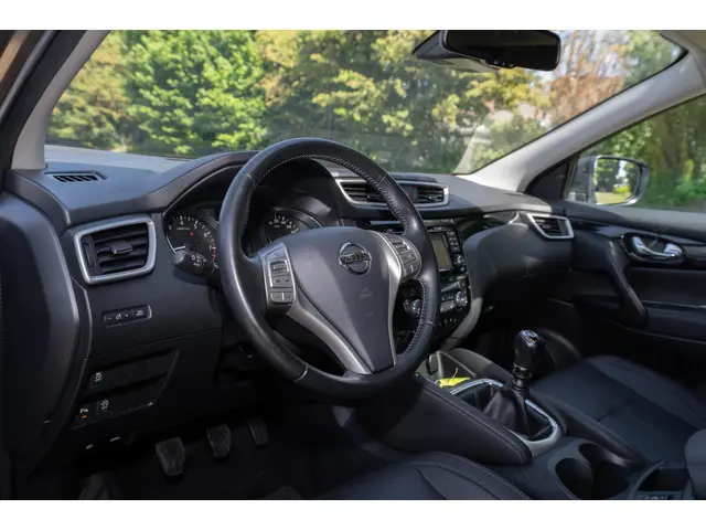 Nissan QASHQAI 1.2 Tekna 38.600 km + NAP 2014 Benzine 11