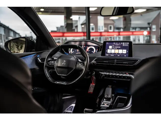 Peugeot 3008 1.6 e-THP GT Line 2018 Benzine 16