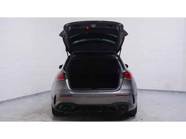 Mercedes-Benz A-Klasse 250 Premium Plus 2019 Benzine 48