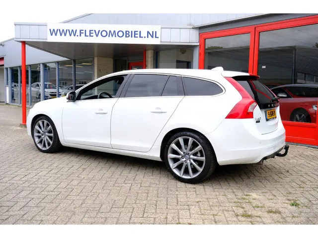 Volvo V60 1.6 D2 Summum Xenon|Leder|LMV|Navi 2013 Diesel 31