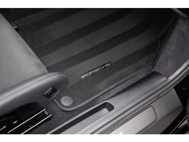 Porsche 911 3.0 Carrera GTS 2022 Benzine 52