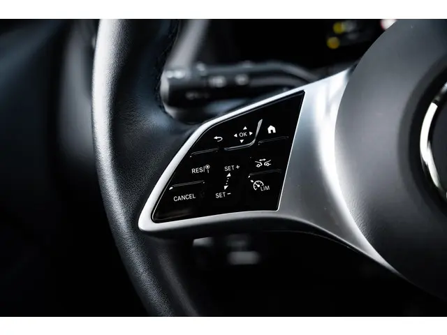 Mercedes-Benz GLA 180 Business Line 2023 Benzine 15