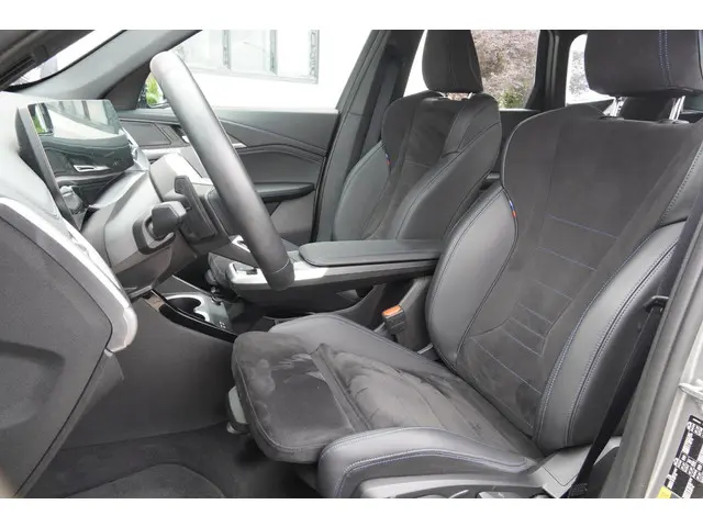 BMW X1 xDrive25e 2024 Hybride Benzine 4