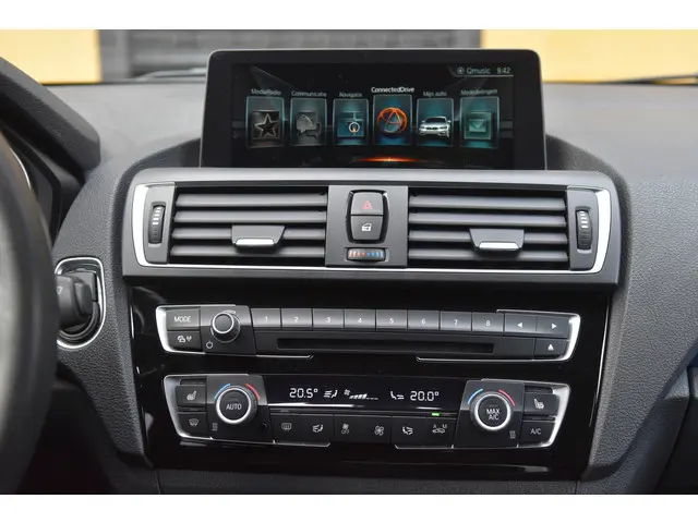 BMW 1 Serie 118i Executive 2017 Benzine 30