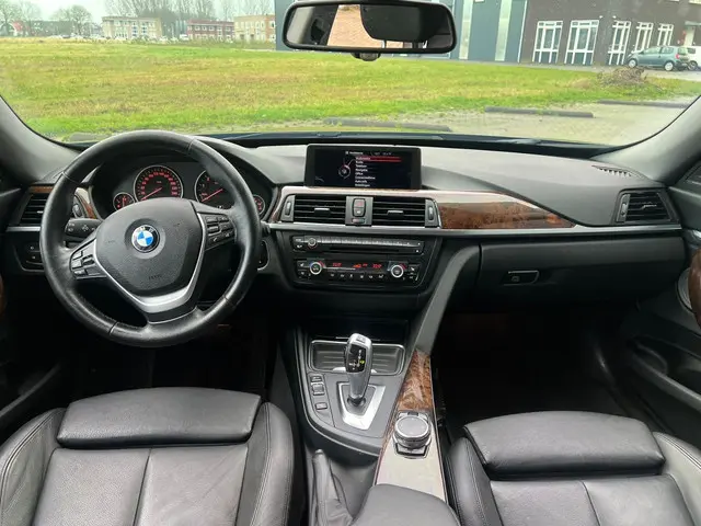 BMW 3 Serie Gran Turismo 320i High Executive 2014 Benzine 17