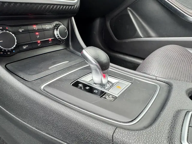 Mercedes-Benz A-Klasse AMG 45 4MATIC 2013 Benzine 21