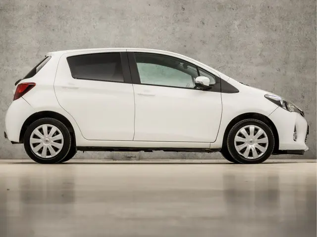 Toyota Yaris 1.0 VVT-i Sport 2015 Benzine 4