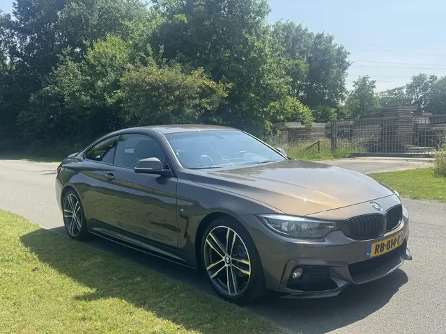 BMW 4 Serie Coupé 420i High Executive 2017 Benzine 4