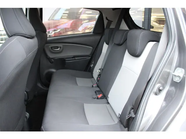 Toyota Yaris 1.5 Hybrid Dynamic 2018 Hybride Benzine 25