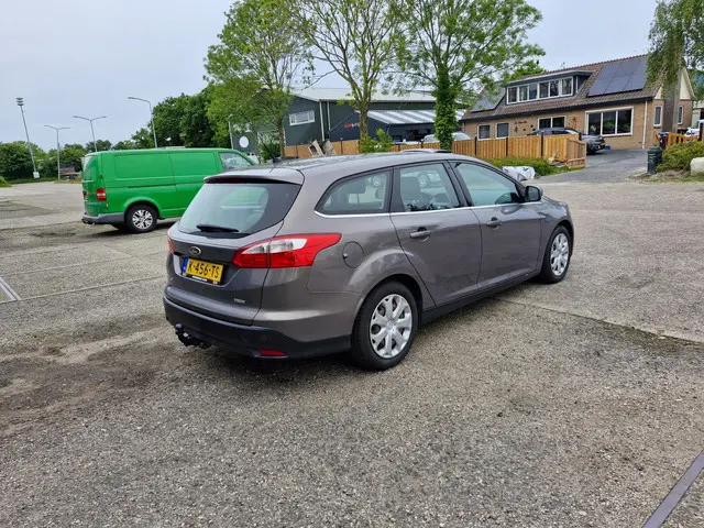 Ford Focus Wagon 1.0 EcoBoost Titanium 2014 Benzine 4