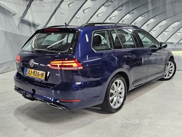 Volkswagen Golf 1.4 TSI Highline R Line 2017 Benzine 14