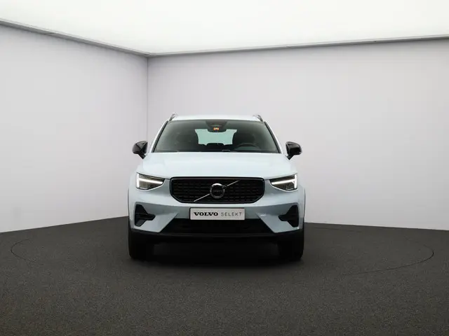 Volvo XC40 2.0 B4 Plus Dark 2025 Benzine 35