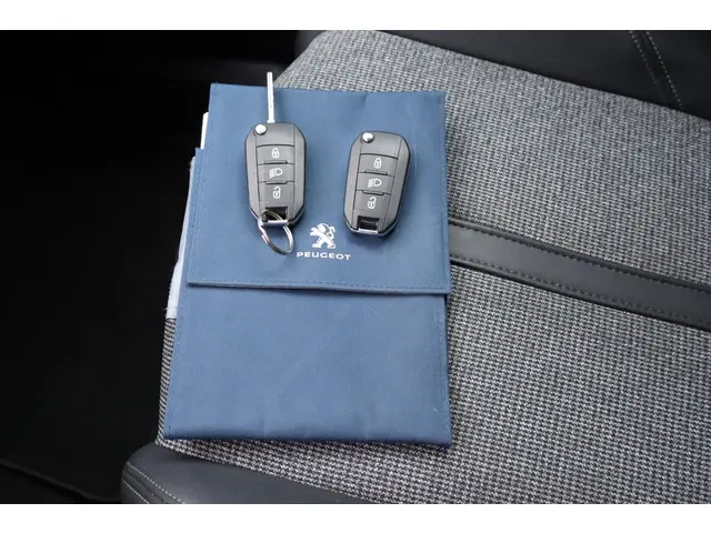 Peugeot 3008 1.2 PureTech Allure 2019 Benzine 3