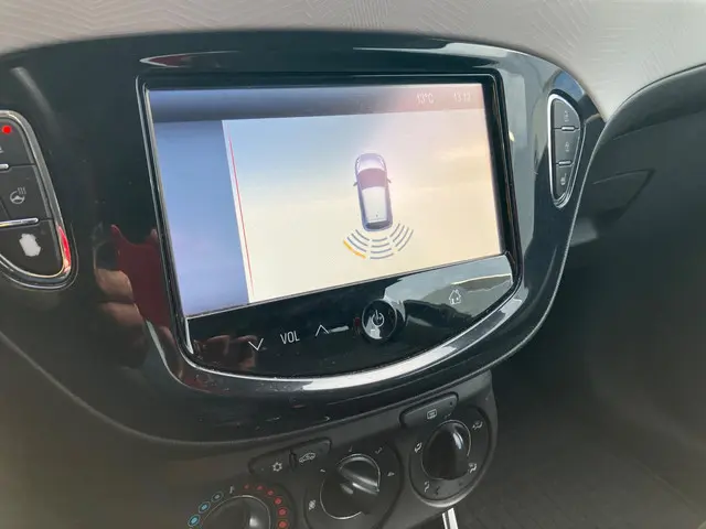 Opel ADAM 1.4 Bi-Fuel Jam 2014 Benzine 23