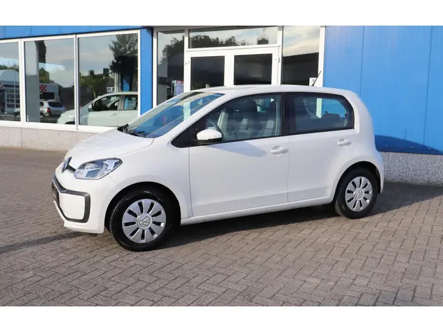 Volkswagen up! 1.0 BMT move up! 2019 Benzine 2
