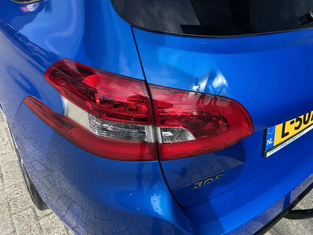 Peugeot 308 SW 1.2 Turbo 130 PK GT 2020 Benzine 45