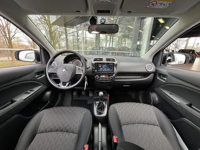 Mitsubishi Space Star 1.2 Dynamic 2024 Benzine 3