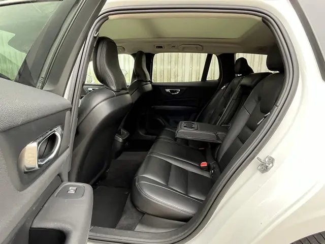Volvo V60 2.0 B3 Business Pro 2020 Benzine 24