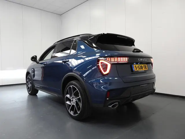 Lynk & Co 01 1.5 PHEV BlackLine 2023 Hybride Benzine 3