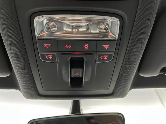 Audi Q3 1.4 TFSI CoD S-line 2018 Benzine 44