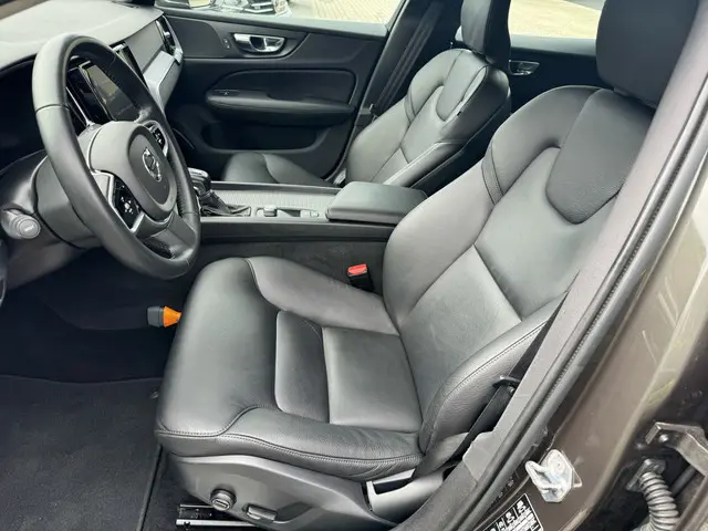Volvo V60 2.0 T5 Momentum 2019 Benzine 15