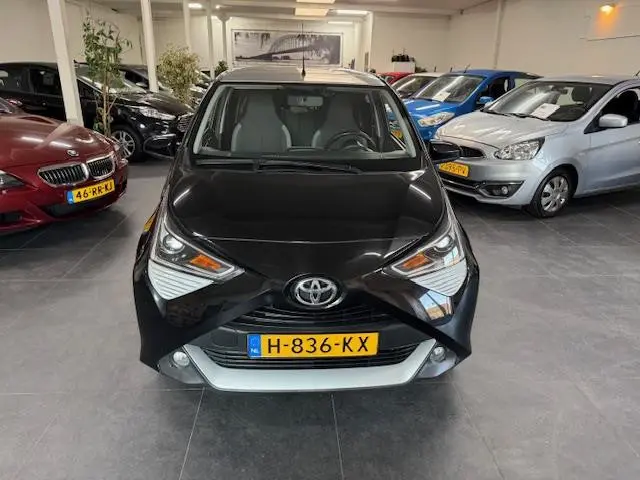 Toyota Aygo 1.0 VVT-i x-joy 2020 Benzine 2