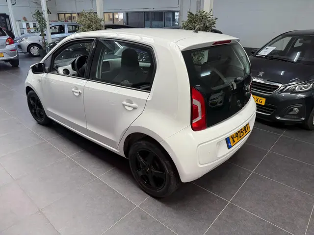 Volkswagen up! 1.0 move up! BlueMotion 2015 Benzine 5