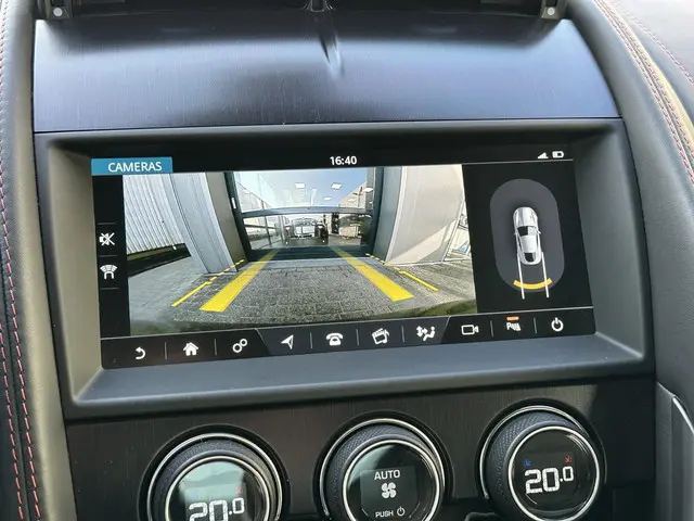 Jaguar F-Type P300 RWD R-Dynamic 2020 Benzine 64