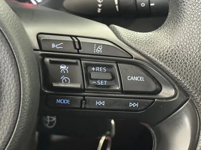 Toyota Yaris 1.5 Hybrid Active 2022 Hybride Benzine 16