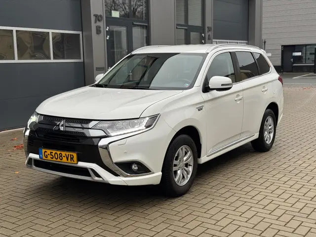 Mitsubishi Outlander 2.4 PHEV Pure 2019 Hybride Benzine