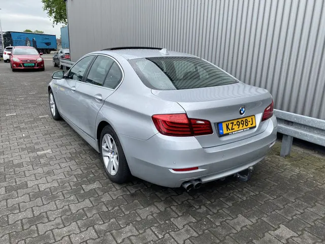 BMW 5 Serie 520i High Executive 2015 Benzine 15