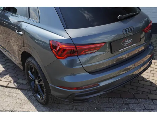 Audi Q3 45 TFSI e S edition 2021 Hybride Benzine 16